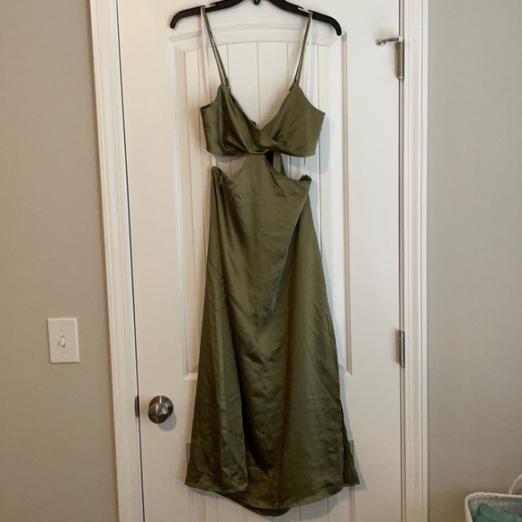 Billy j silk dress, olive, Australian size 10 (US M/6) - Picture 2 of 5